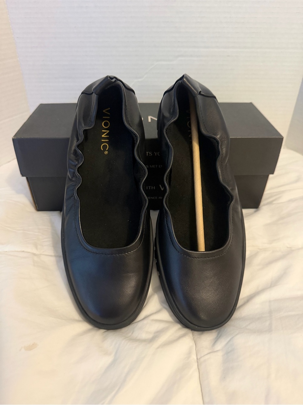 Vionic Black Leather Slip-On Ballet Flats sz 6.5